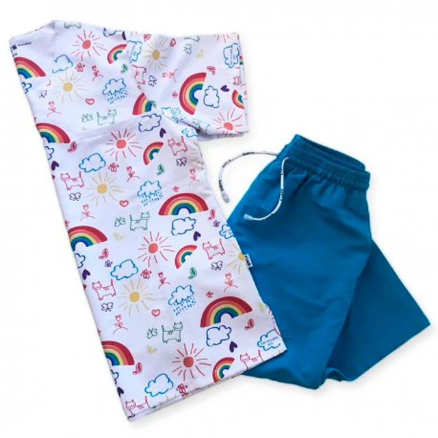Casaca Médica Unisex con Estampado de Arco Iris | Tallas - Image 4