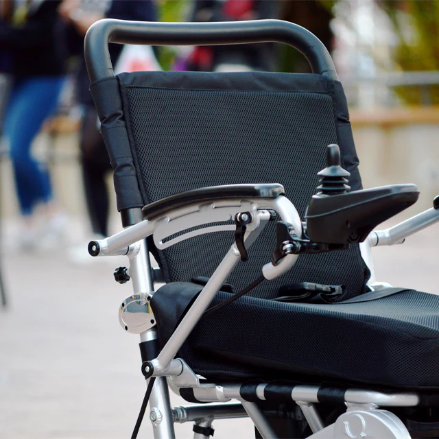 Silla de Ruedas Eléctrica Ultra Plus | Movilidad Autónoma - Image 3